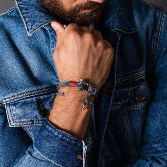 Stainless Steel U-shaped Sports Buckle Contrast Bracelet